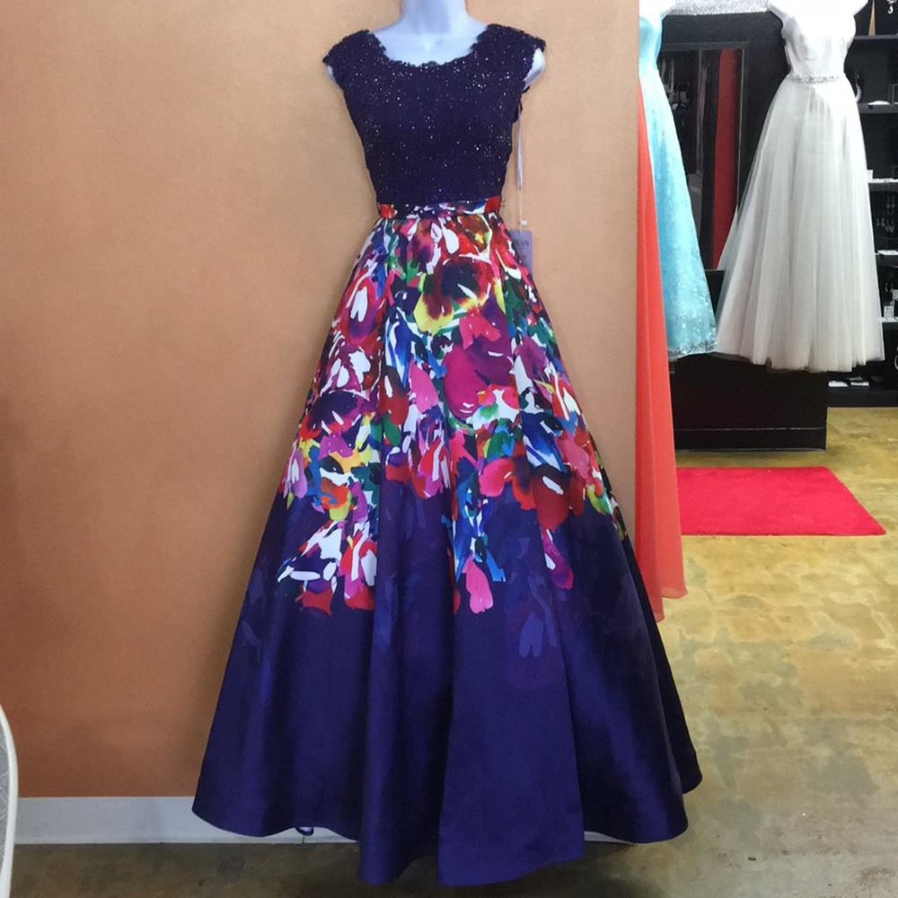 COPY - Ellie Wilde Prom Dress